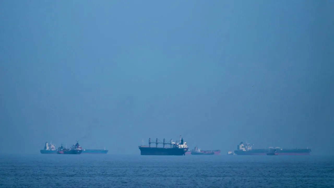 Politics. China insists on free navigation in the Strait of Hormuz