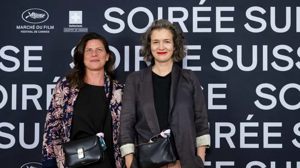 Emilie Bujès (droite), directrice artistique de Visions du Réel, pour qui c'est la dernière édition cette année, s'était rendue à Cannes en 2024 avec Mélanie Courvoisier, (gauche), directrice administrative et opérationnelle de Visions du Réel.