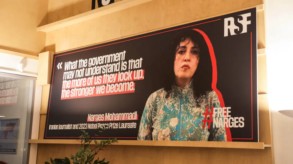 È in carcere in Iran. La premio Nobel per la pace Narges Mohammadi è in condizioni di salute critiche