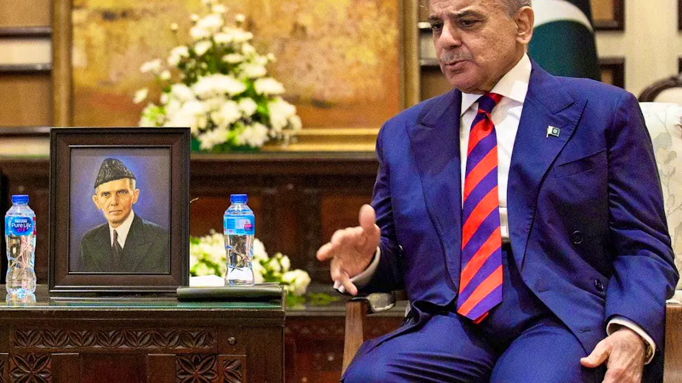 Pakistani Prime Minister Shehbaz Sharif in conversation with US Vice President Vance. Photo: Jacquelyn Martin/AP POOL/dpa