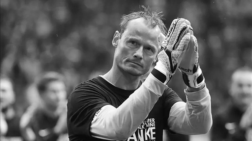 Lutto nel calcio. È morto a soli 48 anni l'ex portiere Alex Manninger