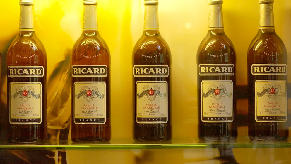 Boissons alcoolisées. Pernod Ricard: ventes en recul au 3e trimestre, objectifs abaissés