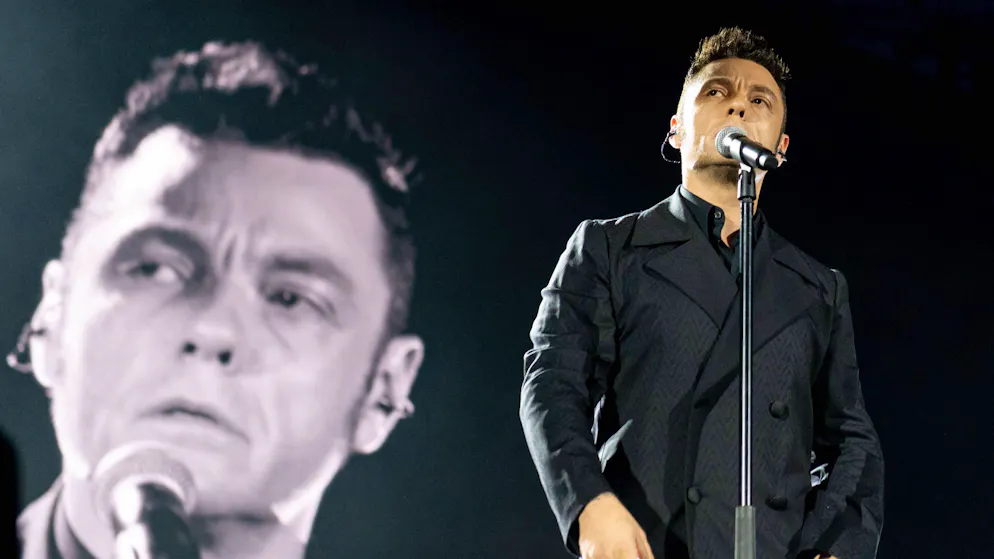 Poi la svolta. «Ero a terra ubriaco, non riuscivo più ad alzarmi»: Tiziano Ferro racconta il suo momento più buio