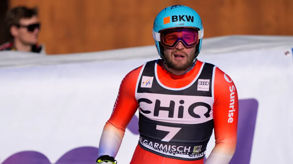 Crash at the Swiss Championships. Alexis Monney undergoes surgery on his right hand