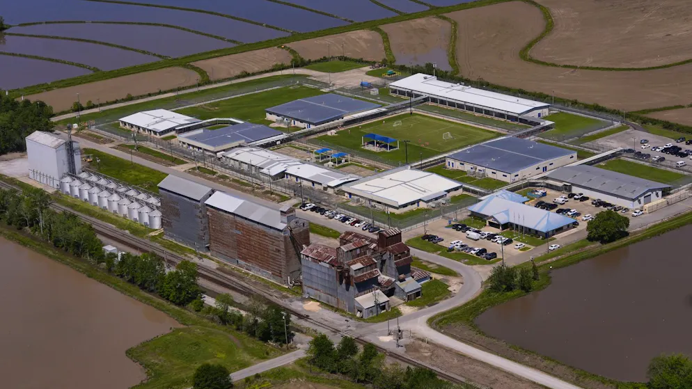 Das South Louisiana Processing Center in Basile ist eines der grössten ICE-Abschiebezentren im US-Bundesstaat Louisiana, in denen Hunderte von Frauen festgehalten werden. Laut Berichten herrschen harte Haftbedingungen. (8. April 2025)
