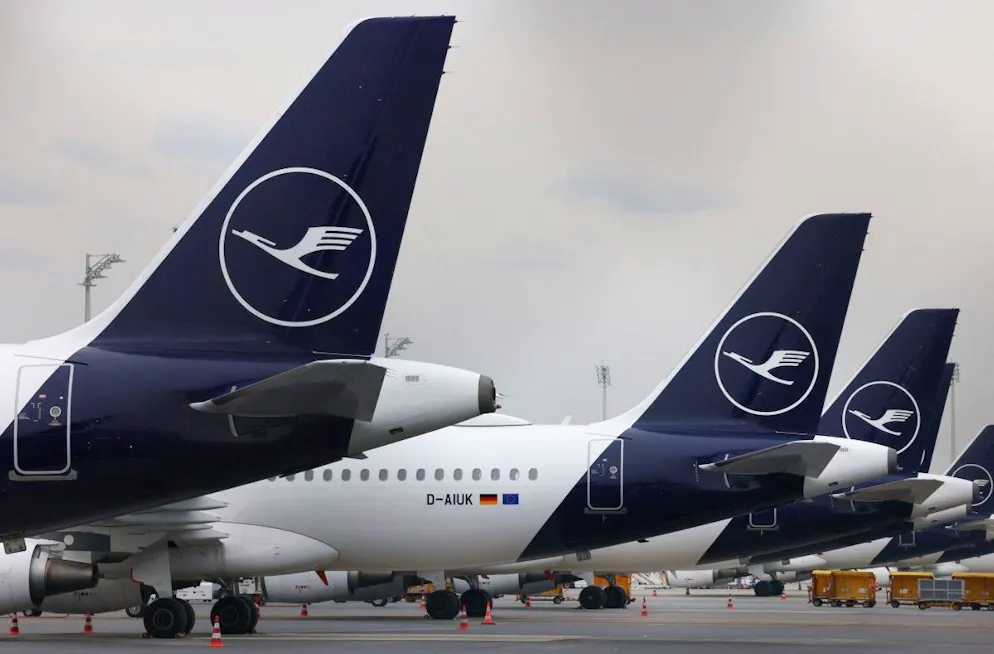Des liaisons vers la Suisse ont également été touchées. À l'aéroport de Genève, quatre vols au total ont été supprimés, à savoir une liaison vers Francfort et une autre vers Munich, selon un porte-parole.