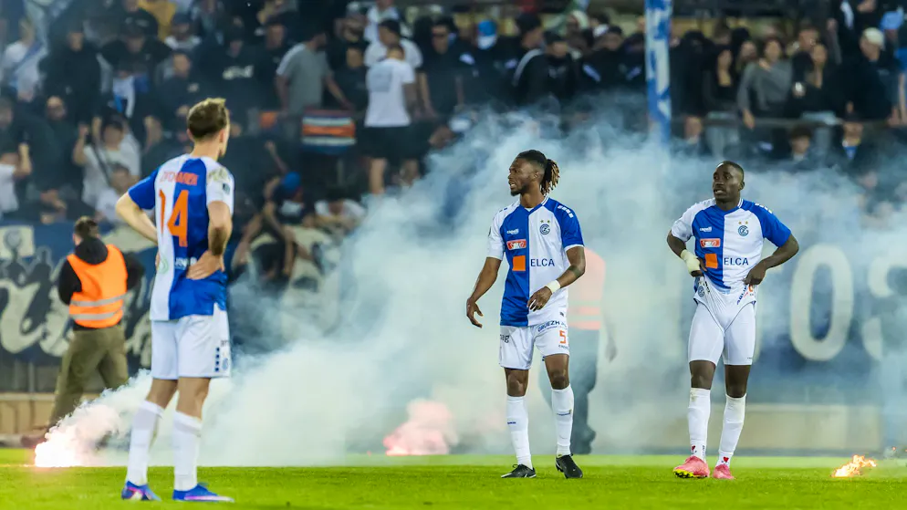 GC fans attack their own team bus. Alain Sutter: 