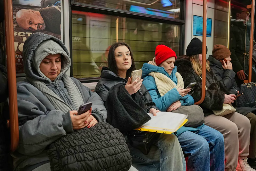 Putins Internetsperren spalten russische Gesellschaft. Viele Russen beklagen sich über die ständigen Abschaltungen des mobilen Internets. (Archivbild)