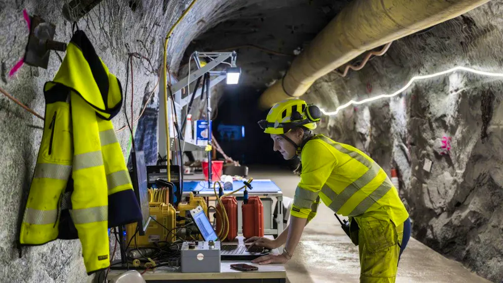 In the Bedrettolab, a research laboratory of ETH Zurich in the former Bedretto construction tunnel of the Furka tunnel, a 120-metre-long new side tunnel was built for the experiment. (archive picture)