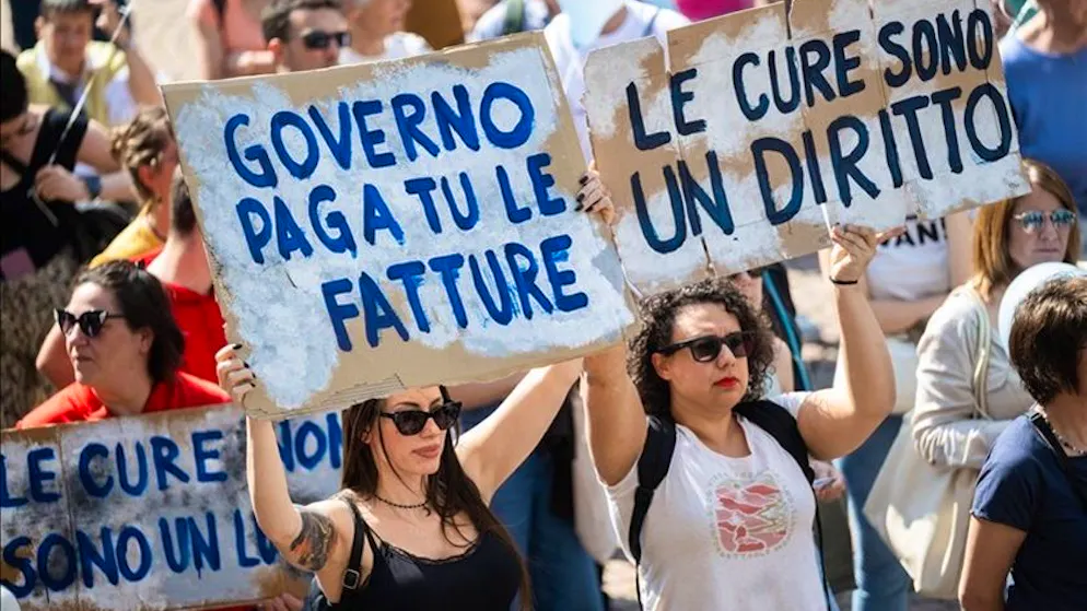 Protesta. In centinaia in piazza a Bellinzona contro il contributo per le cure a domicilio