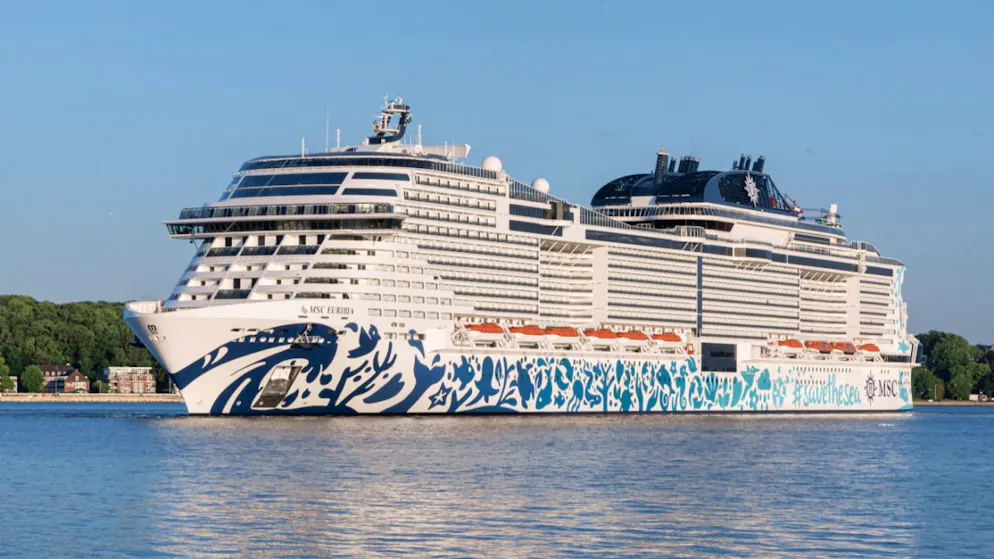 La Msc Euribia è rimasta a lungo ferma a Dubai.