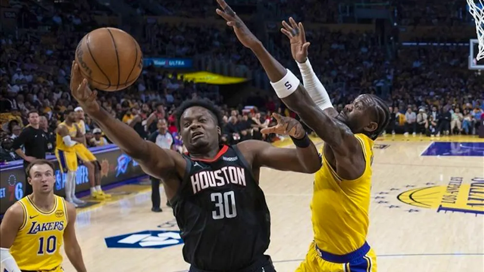 NBA. Clint Capela battuto dai Lakers in gara-1