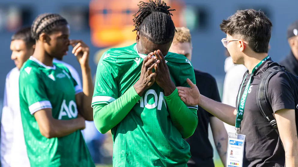 À l'image de Mahamadou Kanouté (YS), à gauche, et Jason Gnakpa (YS), à droite, Yverdon Sport n'a pas fait le poids face à Saint-Gall.