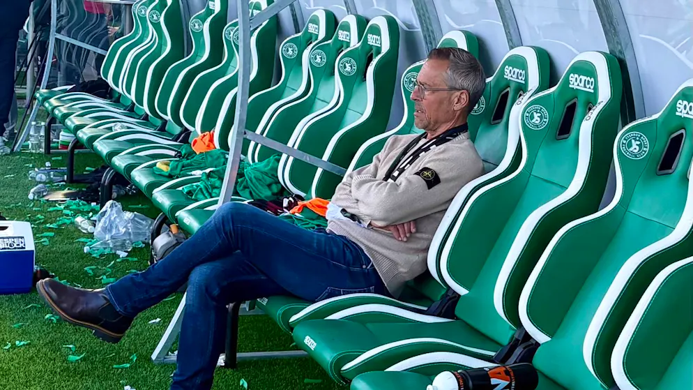 Sekunden nach dem Abpfiff: Matthias Hüppi geniesst den Erfolg erstmal in aller Ruhe. 