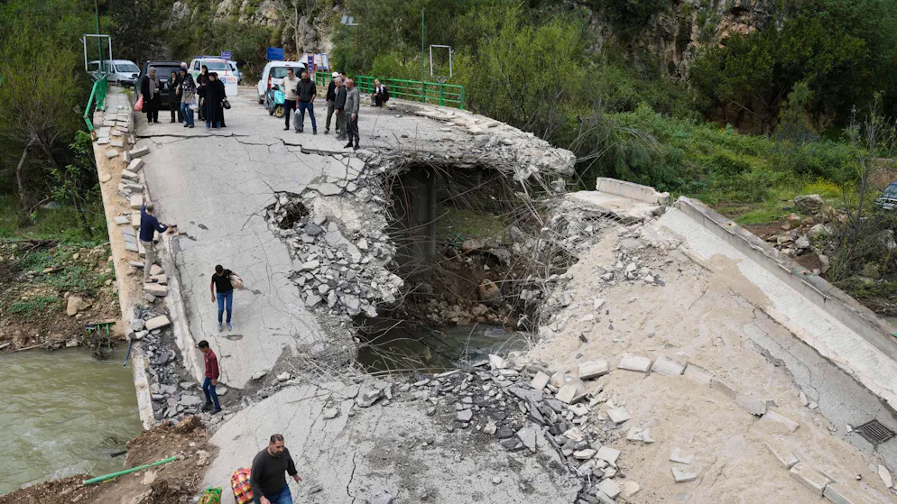 Medio Oriente. La tregua in Libano resta fragile, le ruspe israeliane distruggono i villaggi del sud