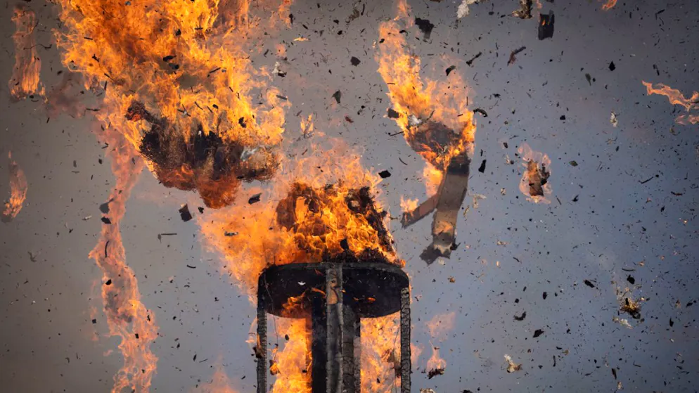 La tradizione zurighese. A Zurigo, il Böögg è esploso dopo meno di 13 minuti: ecco che estate ci aspetta