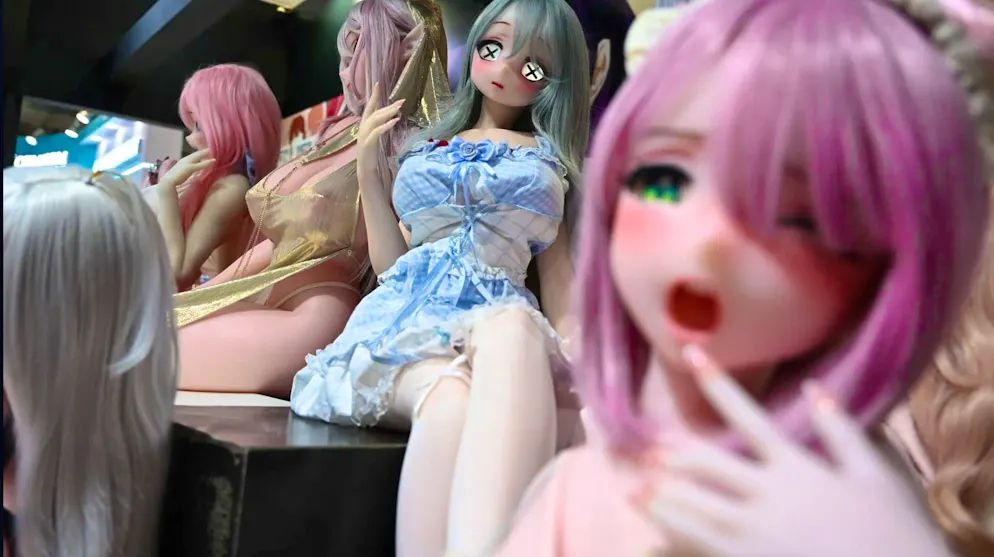 Alla fiera erano presenti anche maschere e costumi. 