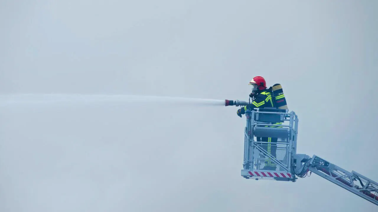 Fire. A warehouse burns in Saxon in the Lower Valais