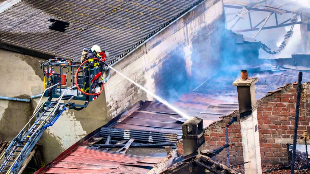 Warehouses and residential building in Saxon VS destroyed by fire - Gallery. Warehouses and a residential building were destroyed in the fire in Saxon.