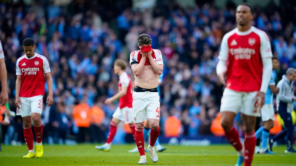 Verspielt Arsenal den Titel?. Das Meisterrennen in der Premier League wird zum Hitchcock