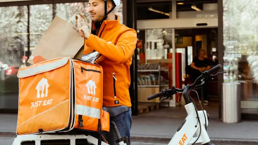10,000 items in 60 minutes. Migros and Just Eat want to bring food home