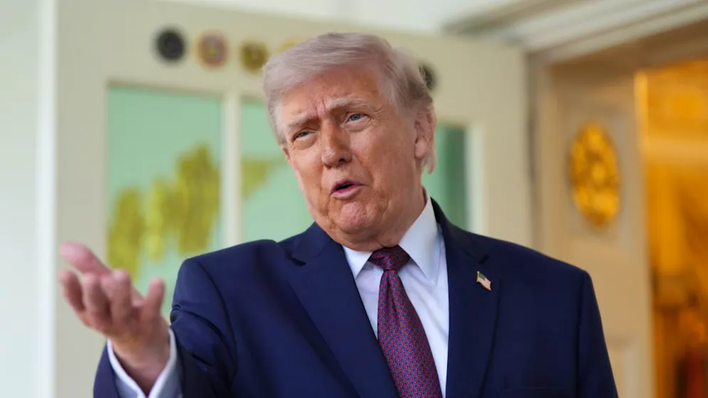 US-Präsident Donald Trump spricht vor dem Oval Office des Weissen Hauses (Archivbild). Foto: Alex Brandon/AP/dpa