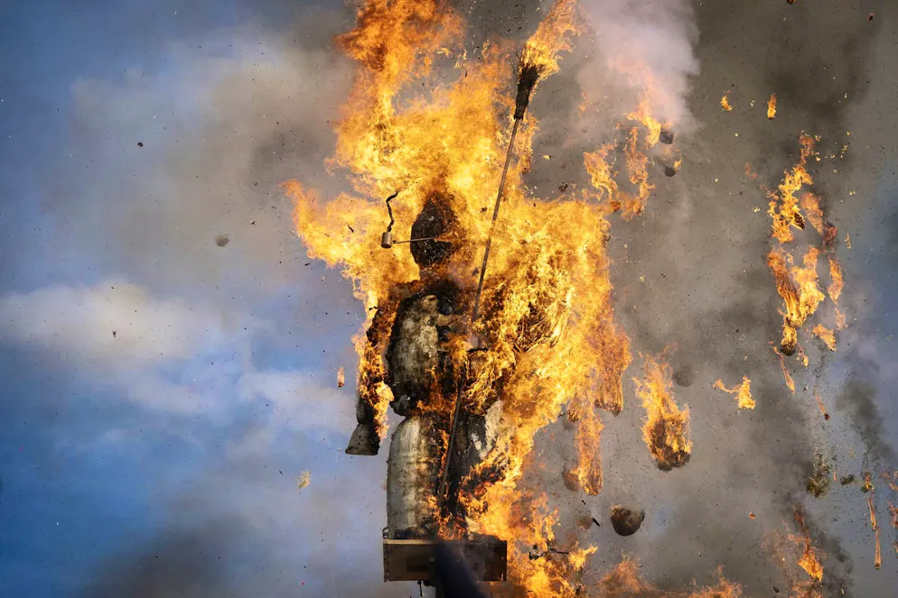 The whole Böögg is on fire.