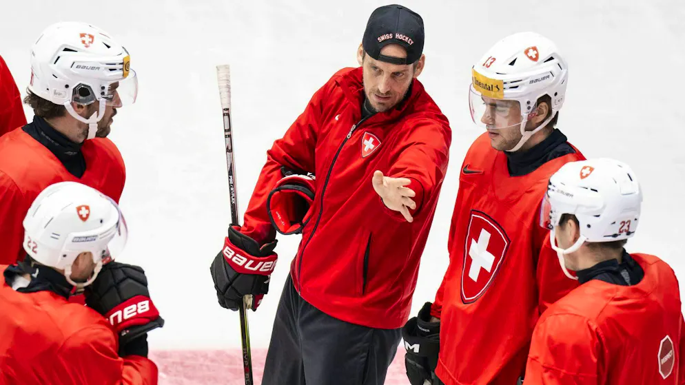 Patrick Fischer in conversation with Roman Josi, Nino Niederreiter and Co.