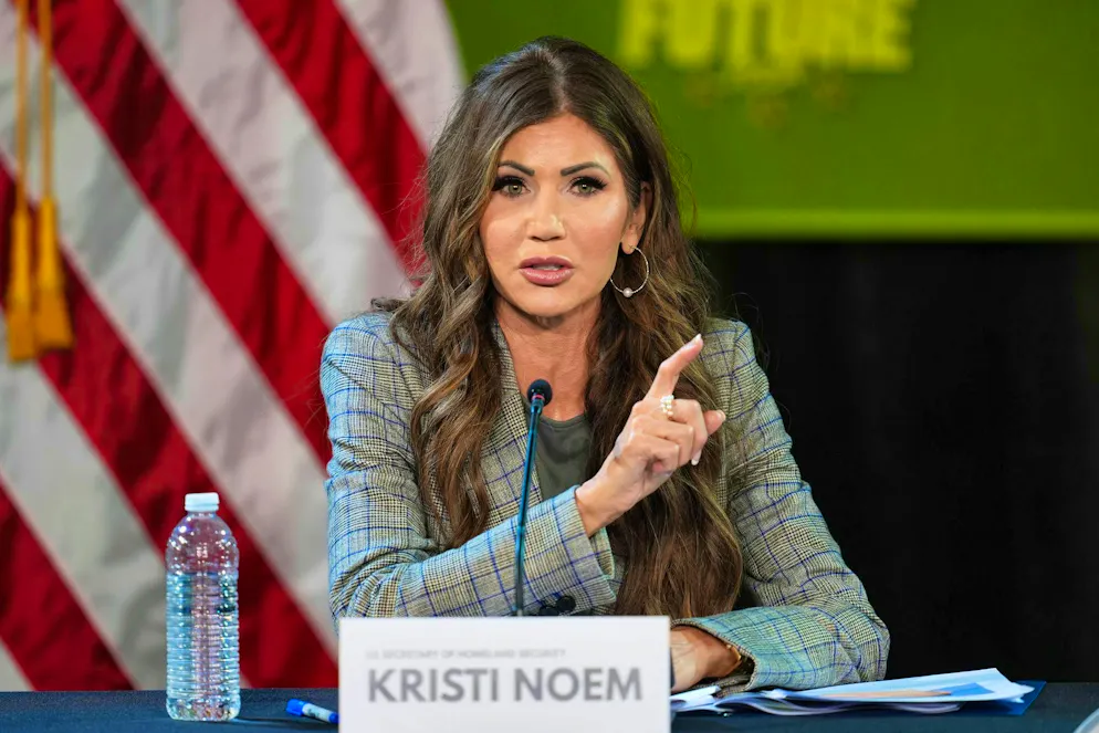 Kristi Noem a polarisé l'attention en tant que ministre américaine de la Sécurité intérieure.