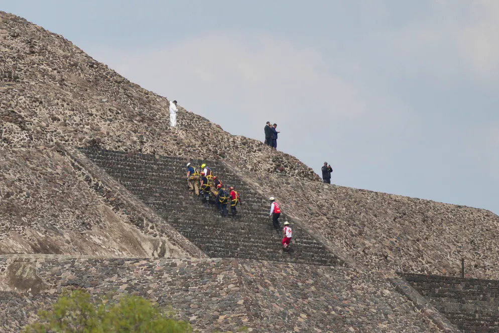Mexiko: Zwei Tote nach Schüssen in touristischer Ruinenstadt – Gallery. Ein Bewaffneter hatte von der Mondpyramide aus geschossen.