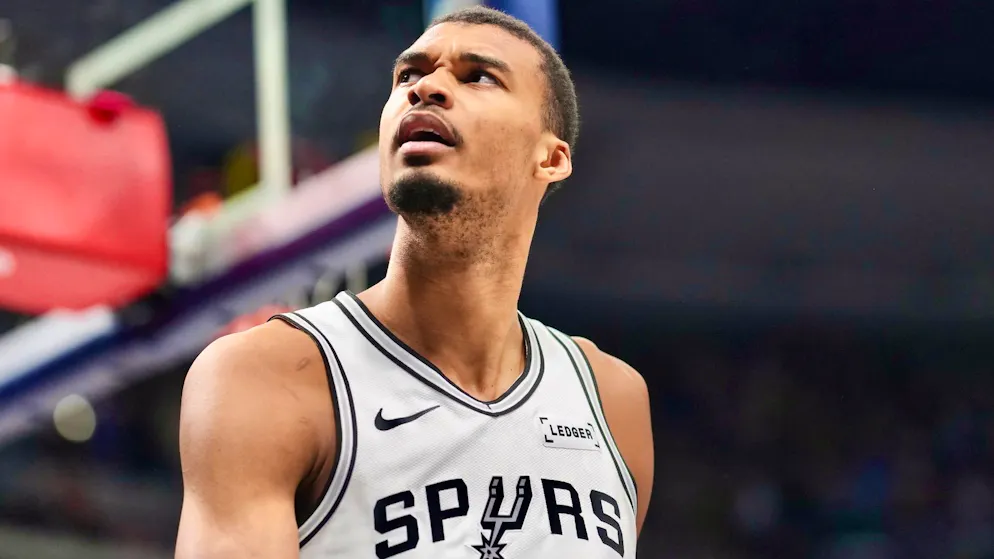 Victor Wembanyama a remporté le trophée de meilleur défenseur de la saison de NBA.