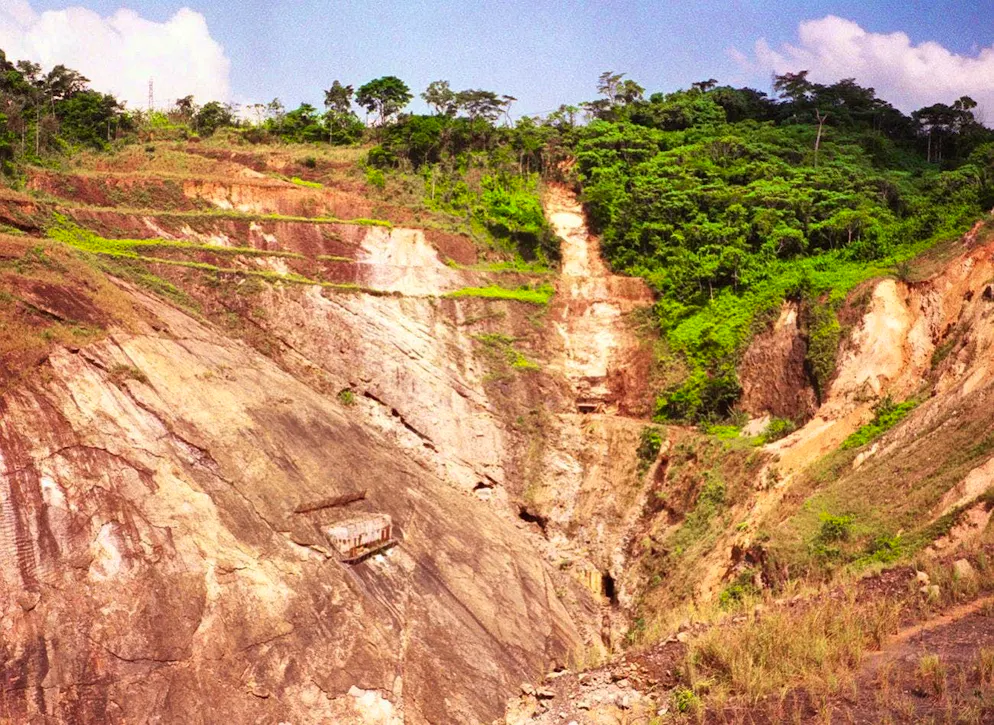Miniera di uranio dismessa nella regione di Mounana, in Gabon.