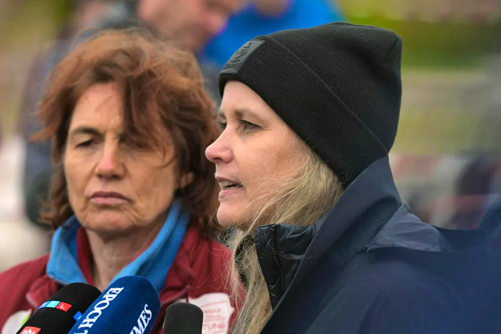 Vet Janine Bahr-van Gemmert (l.) suffered a medical emergency.