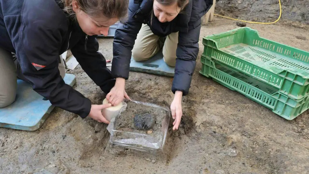 Sensationsfund in Windisch AG. Archäologen entdecken 2000 Jahre altes Brot