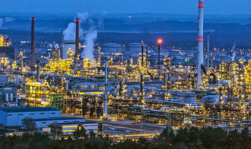 Vue de la raffinerie de pétrole PCK à Schwedt, en Allemagne, le 24 mars 2026.