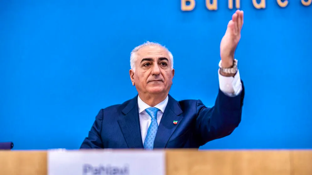 Reza Pahlavi, the son of the former Iranian Shah, takes part in a press conference on the current situation in Iran at the Federal Press Conference Center. Photo: Michael Kappeler/dpa
