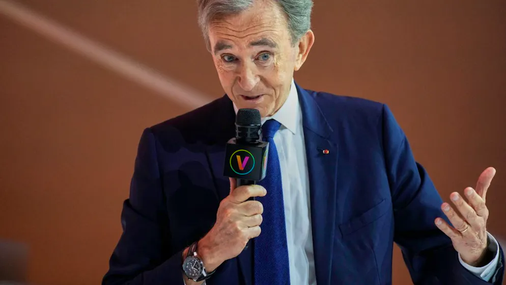 Bernard Arnault et sa famille détiennent 50,01% du capital de LVMH, pour 65,94% des droits de vote.