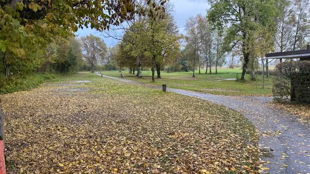 Riesen-Knatsch im Zürcher Oberland. Beliebte See-Badi verliert plötzlich alle Parkplätze