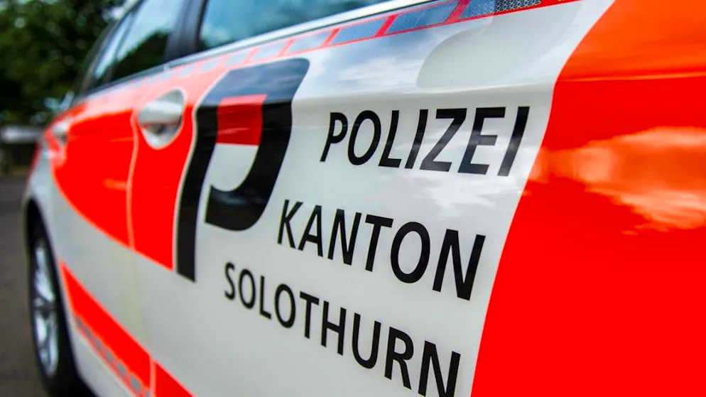 There was a serious traffic accident on the A1 near Gunzgen SO on Friday morning. The Solothurn cantonal police confirmed that one person died as a result. (symbolic image)