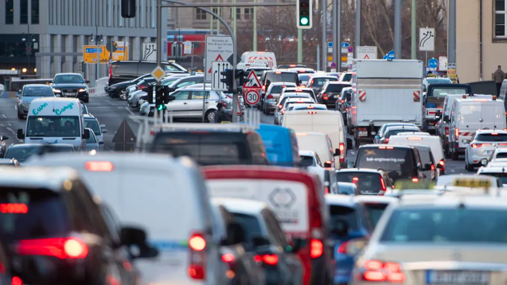 Les nuisances sonores liées au trafic affectent en Suisse des centaines de milliers de personnes (image symbolique).