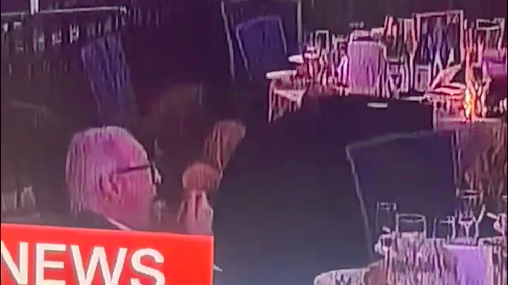 Tirs à Washington. Tout le monde panique, sauf lui: les images de cet homme qui mange font le buzz