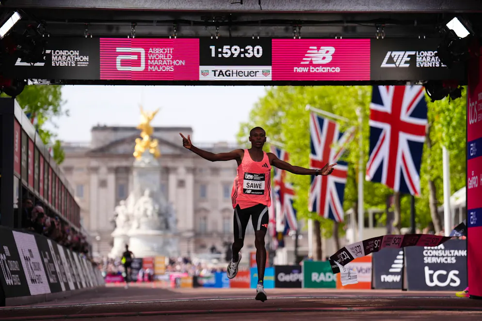Kenianer stürmt zu Marathon-Weltrekord unter zwei Stunden – Gallery. Sabastian Sawe lief überraschend einen Marathon-Weltrekord in London.