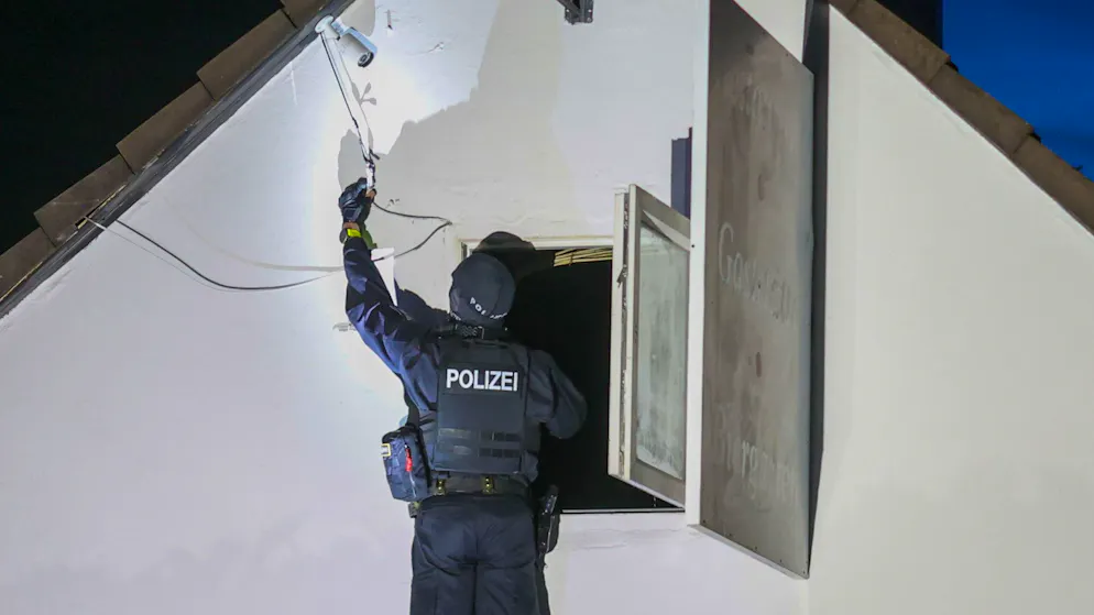 Grossrazzia in Deutschland. 1200 Polizisten gehen gerade massiv gegen Rockerbande «Hells Angels» vor