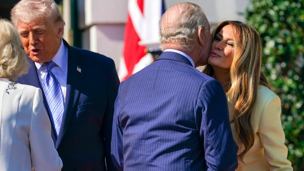 I reali britannici sono stati accolti dal presidente americano e dalla First Lady