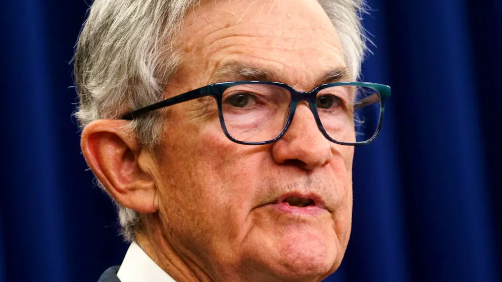 Noch ist Jerome Powell Chef der US-Notenbank. Experten befürchten, dass diese mit der Bestätigung des von US-Präsident Donald Trump vorgeschlagenen Kandidaten Kevin Warsh an Unabhängigkeit und damit Glaubwürdigkeit verlieren wird. 