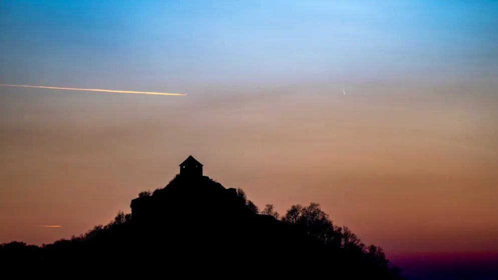 Ein Asteroid ist ein Gesteinsbrocken, der durchs All zieht. (Archivbild)