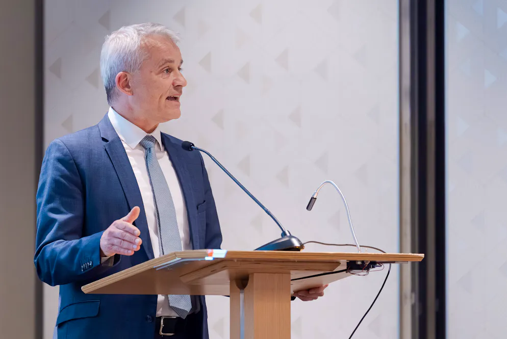 Wenn die Bäuerin nicht will, steht alles still – nur bei der SVP-Initiative schweigt sie. Bundesrat Beat Jans trat als Gastredner auf.