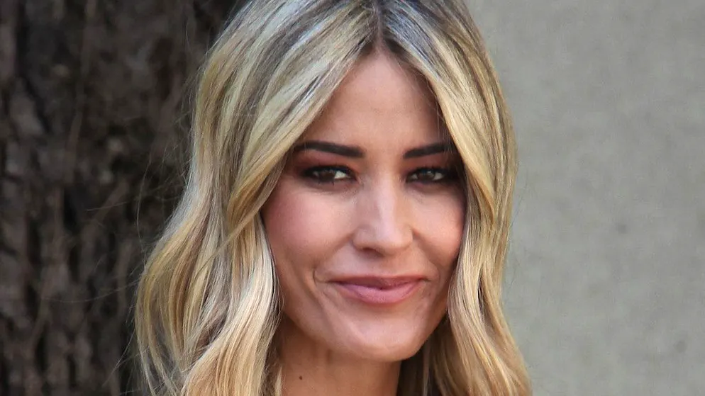 Pandoro Gate. Elena Santarelli a «Belve» di Fagnani attacca Chiara Ferragni: «Le scuse non le bevo»