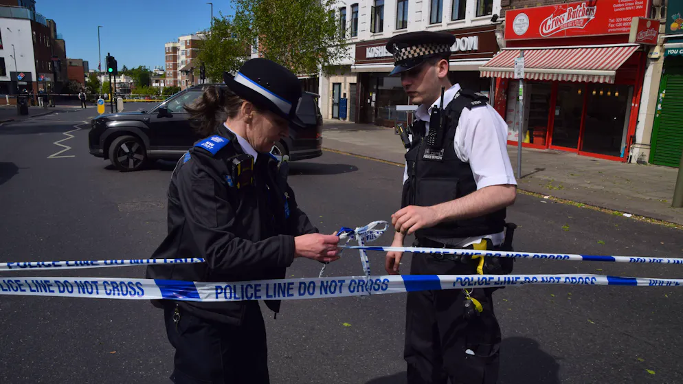 Londra. Due uomini accoltellati nel quartiere ebraico, Regno Unito scioccato e Israele indignato