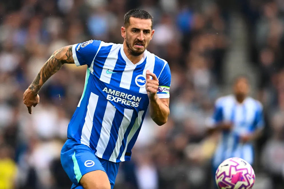 Una vita con la maglia dei Seagulls, il capitano Lewis Dunk.